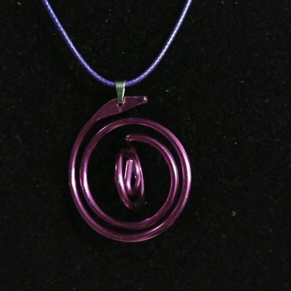 Handmade purple portal cotton wax wired necklace - Picture 2 of 3